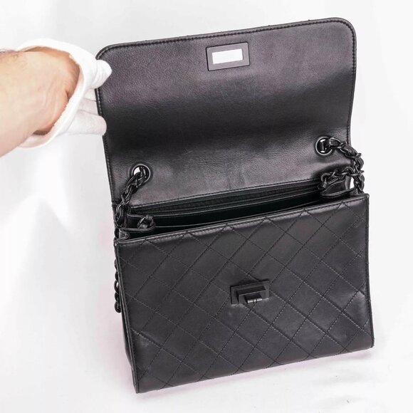 Authentic CHANEL 2.55 Vintage Black Quilted Leather 2.55 handbag - Picture 4 of 15